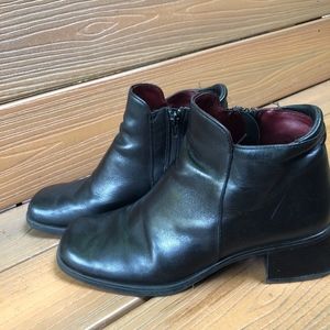 Santana Ankle boots, 9.5 M